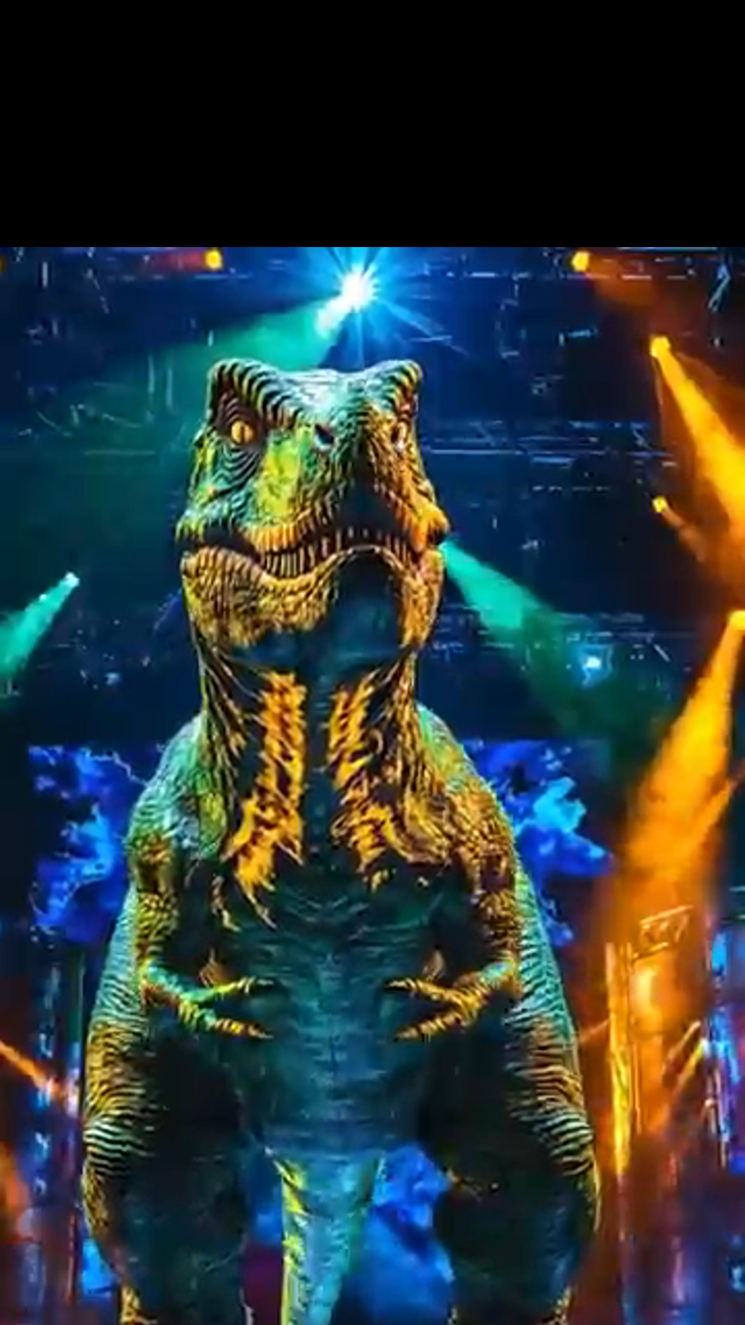 From Woman to Dinosaur: Watch the Jaw-Dropping Transformation! 🦖