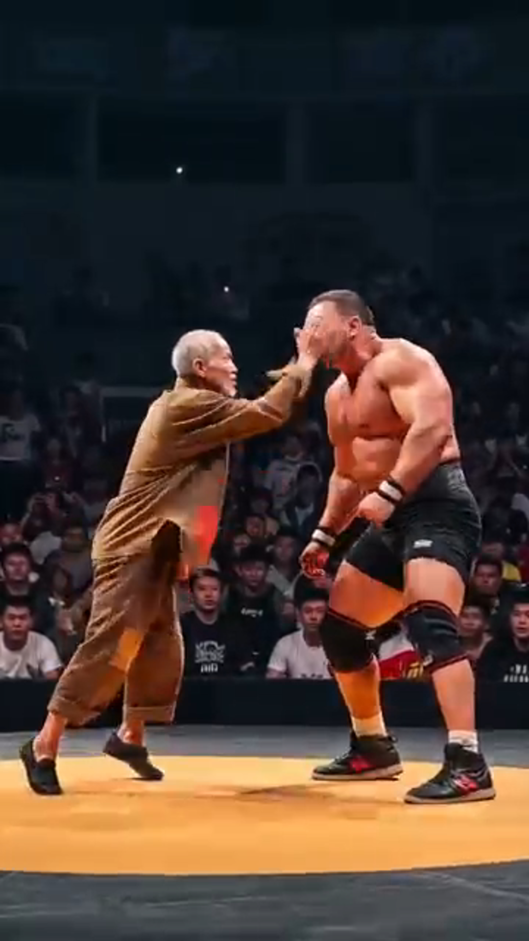 The Handsome Old Man Who Shocked Everyone: Outsmarts and Defeats a Strongman! 💥🏡