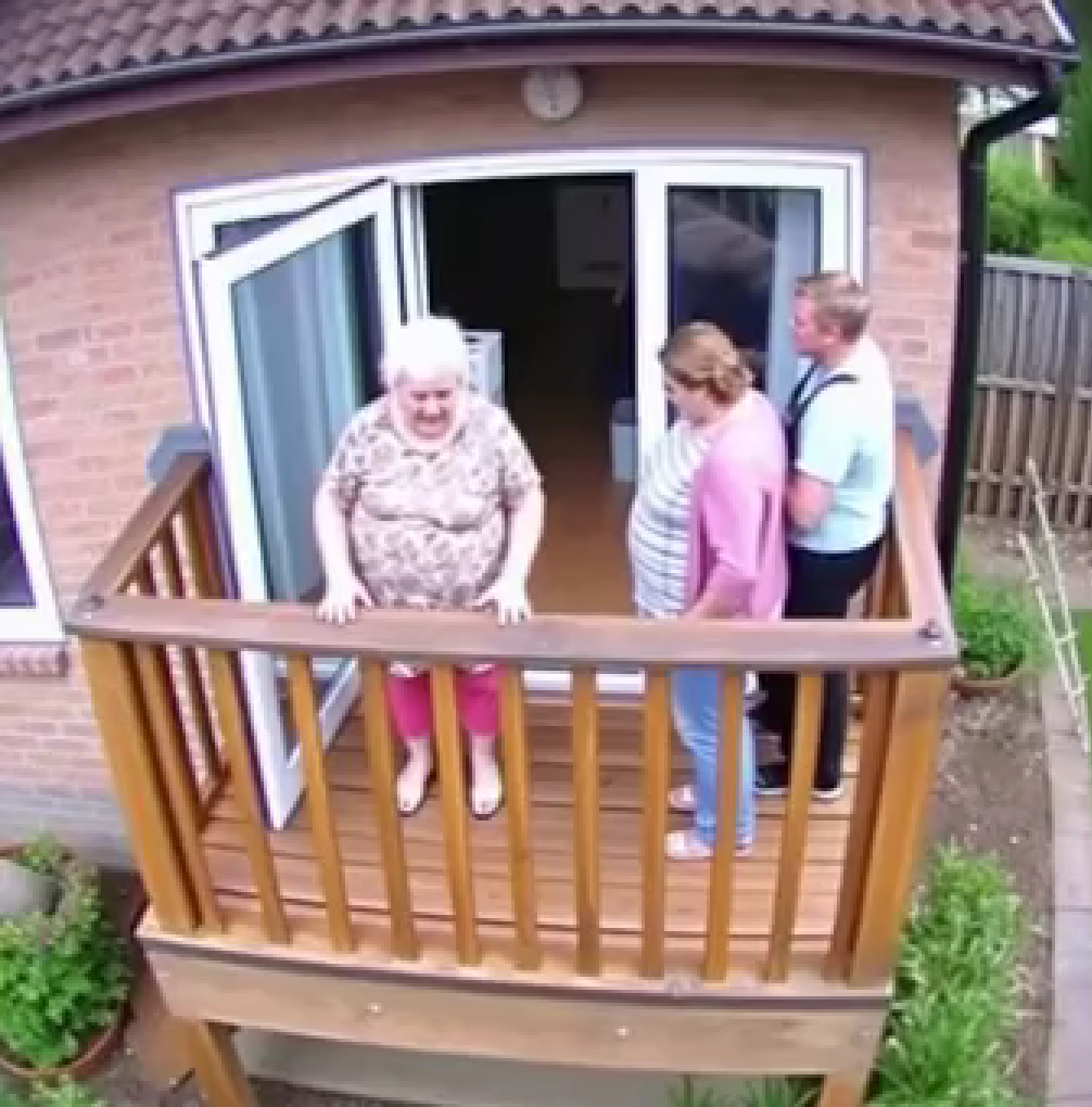 22 PEOPLE Hurt by Collapsed Balcony | Rescue Cam | A&E